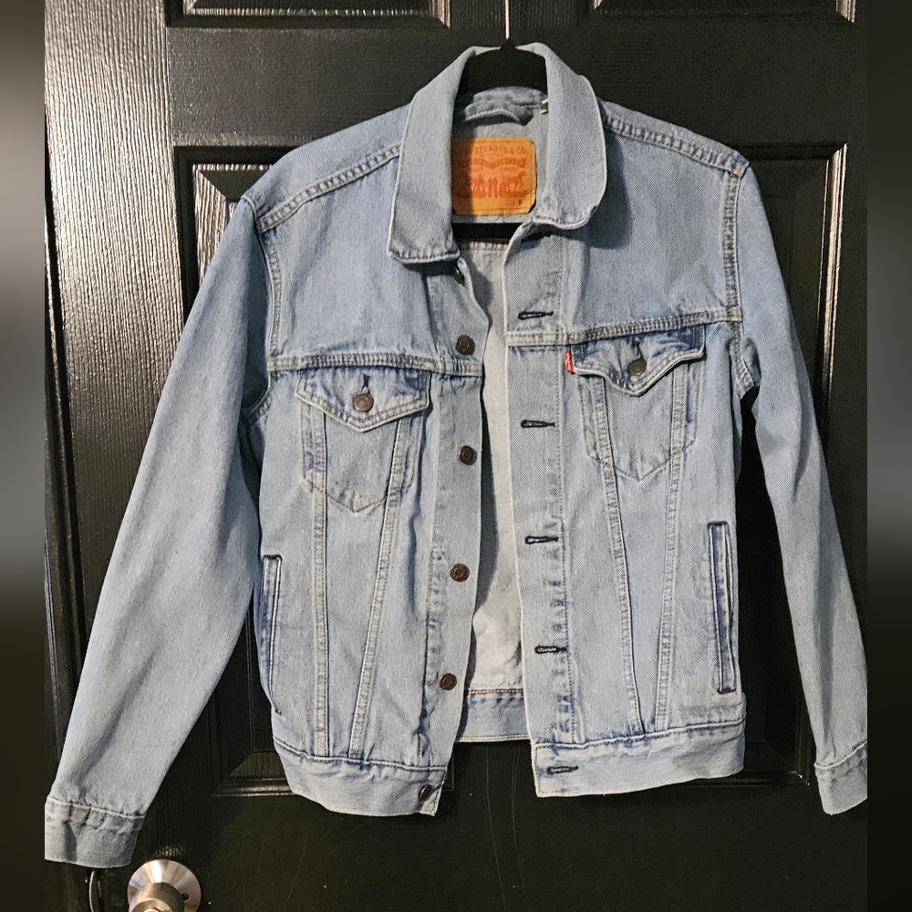 Levi's Light Blue Denim Jacket in Men's Size Small